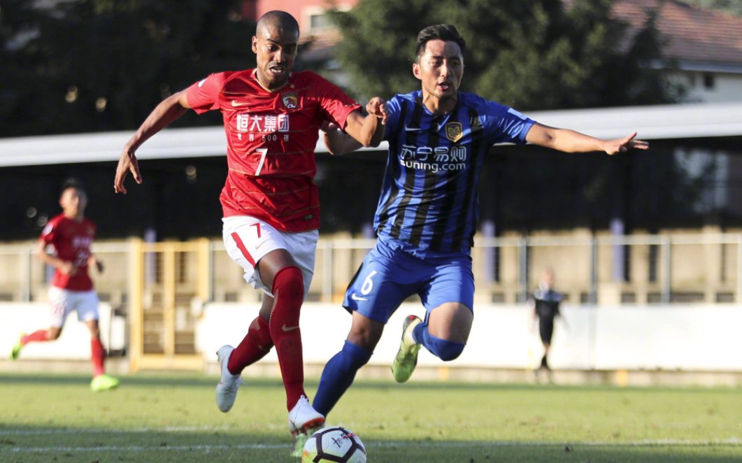 友谊赛江苏苏宁0:4输给广州恒大,一起看一下本