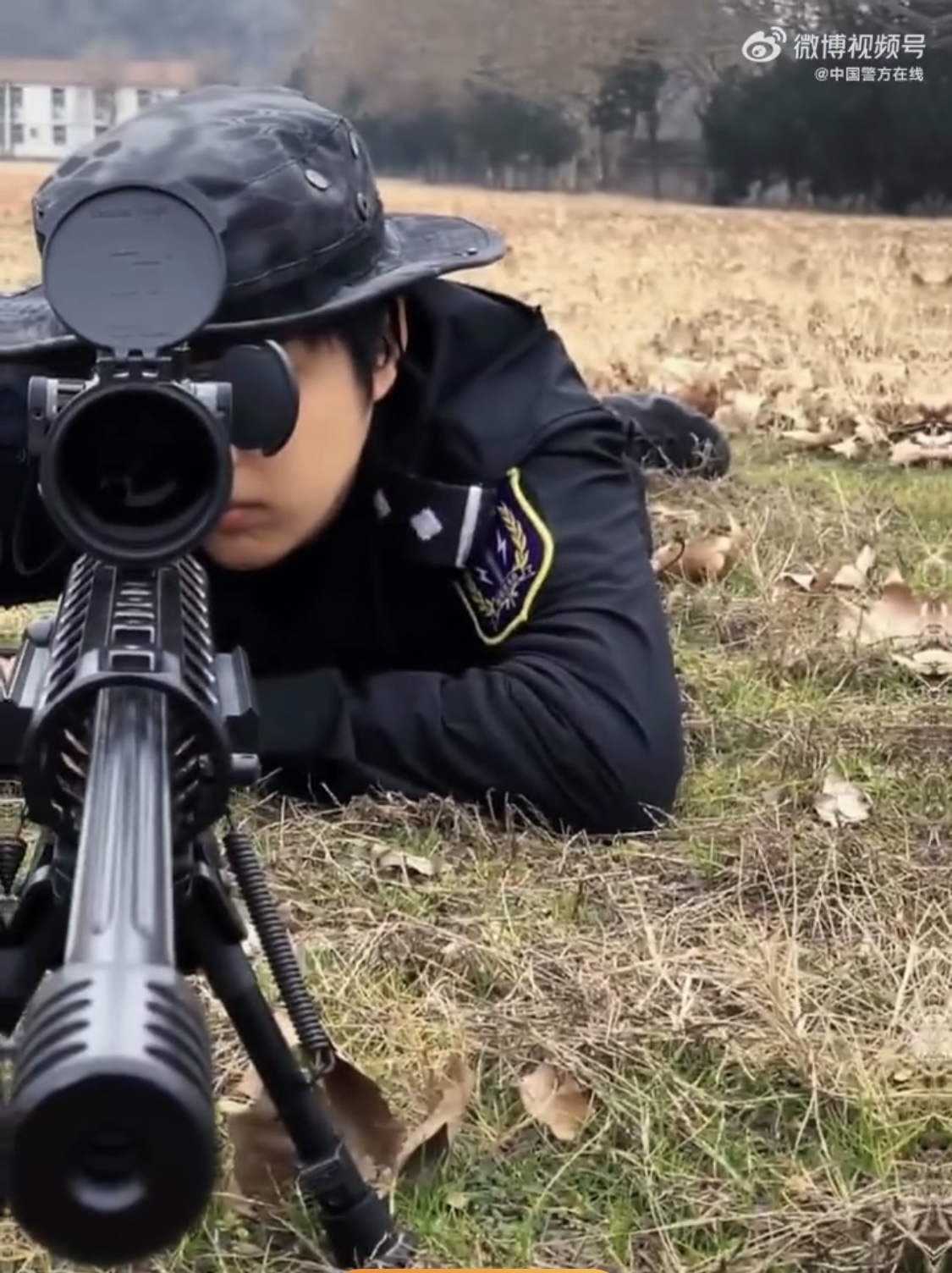 女狙击手到底有多帅 每天苦练15小时 弹无虚发