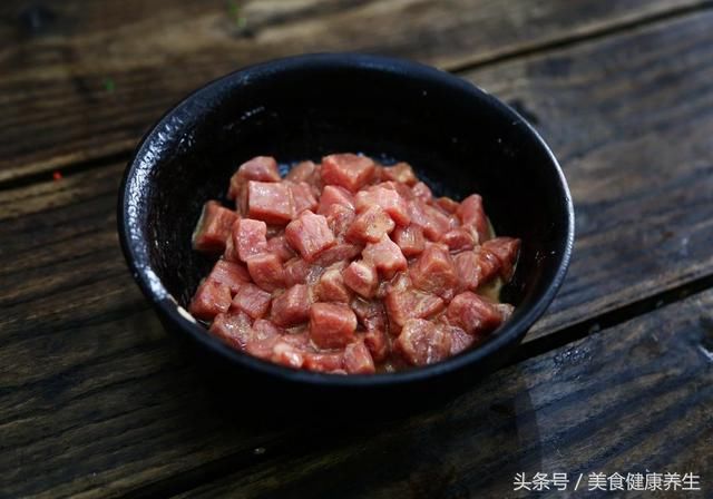 炒牛肉,教您一招,又嫩又好吃!强身健体的儿童食谱
