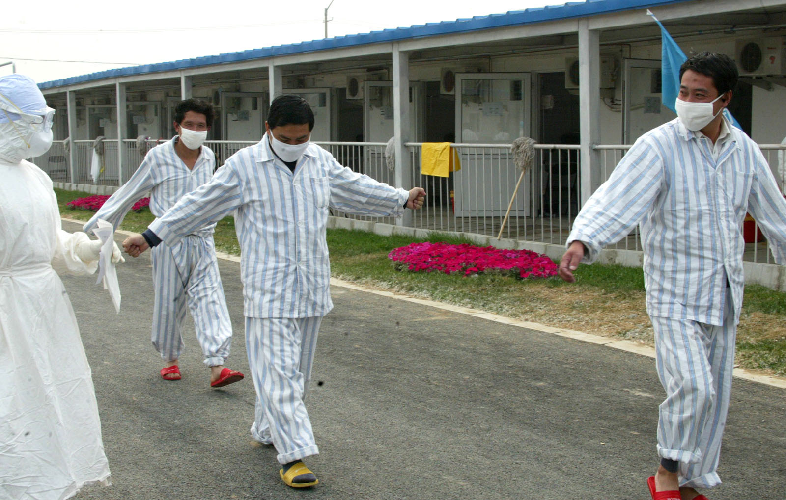 抗击非典14周年影像记忆:那些我们或已遗忘的瞬间_北京时间