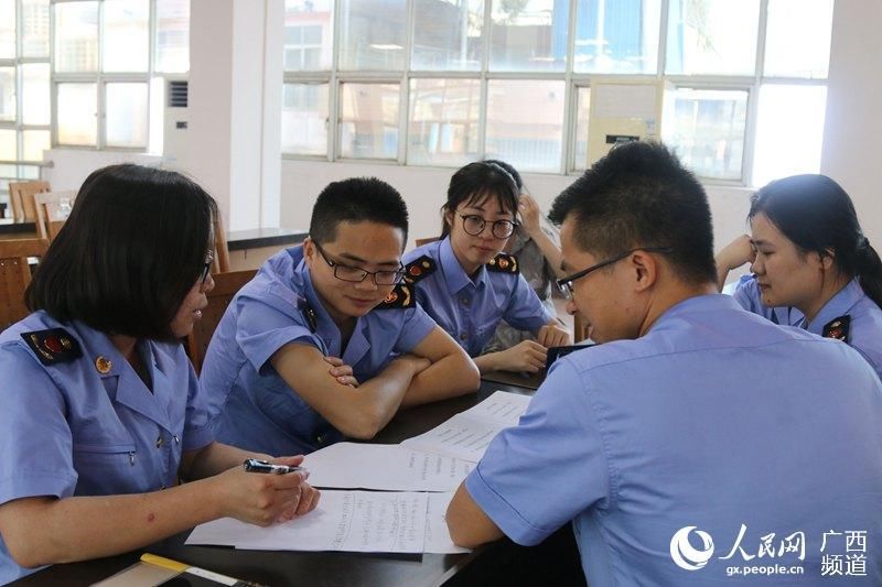 桂平市工商局以培训促执法队伍建设