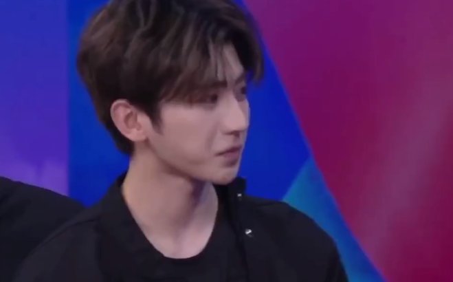 快乐大本营花絮,蔡徐坤何炅微博互关的小秘密