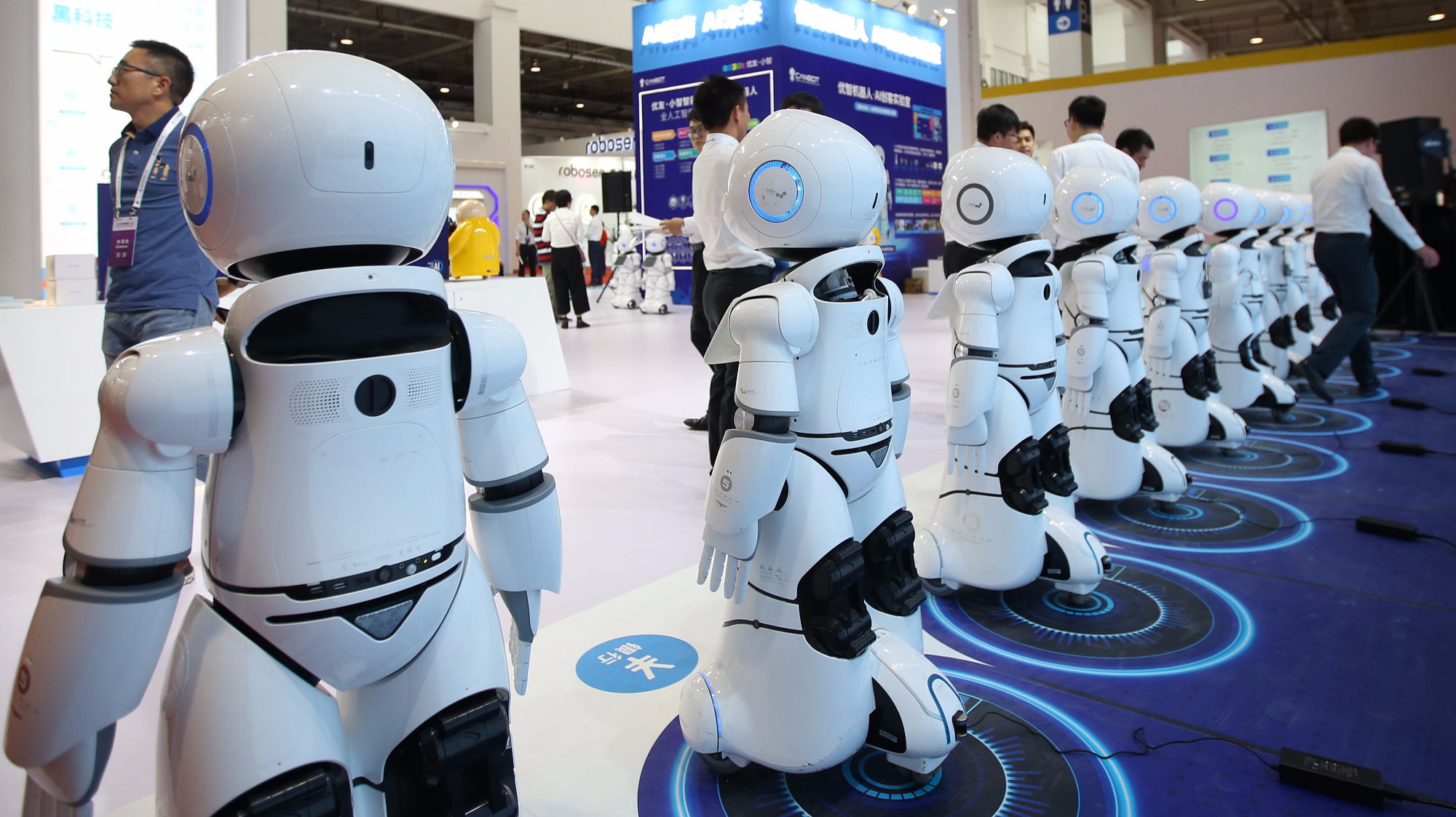 颠覆传统理念!看机器人如何改变我们的生活 颠覆传统理念!看机器人如何改变我们的生活