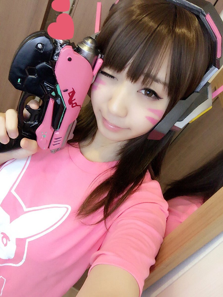 日本最清纯coser伊织萌挑战睡衣版D.Va，爱你哟~