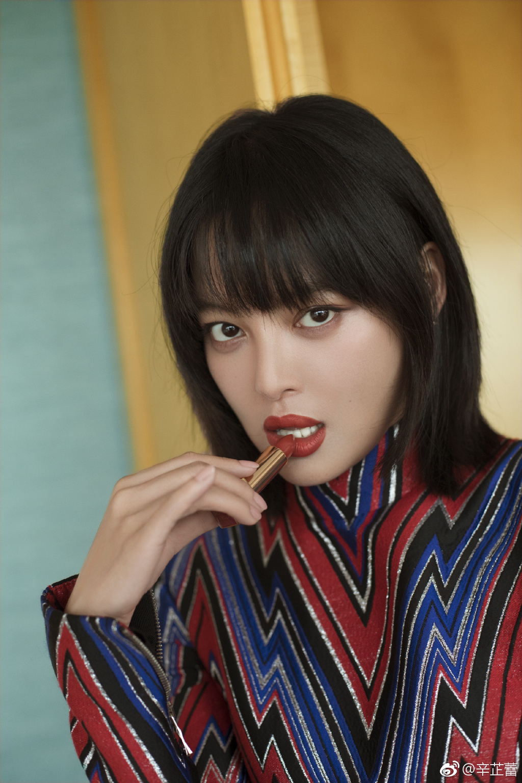 辛芷蕾的锁骨短发被带火 拿照片去剪同款的你