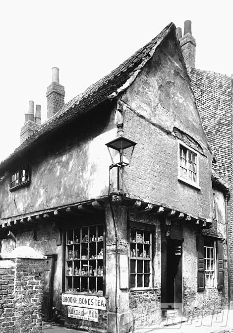 揭秘90年代英国街头商户兴衰 辉煌时期曾门庭若市 揭秘90年代英国街头商户兴衰 辉煌时期曾门庭若市