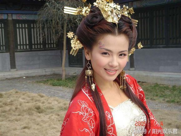 江疏影关晓彤被批长相尖酸刻薄,来说说那些长