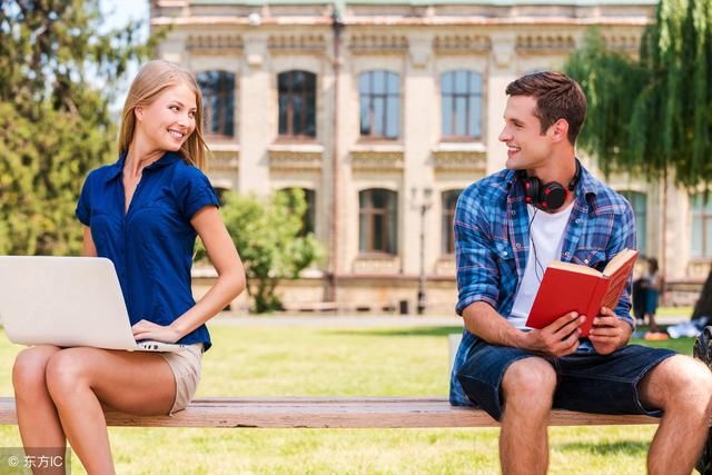 男友家主动给彩礼18万,双方父母见面后,母亲说