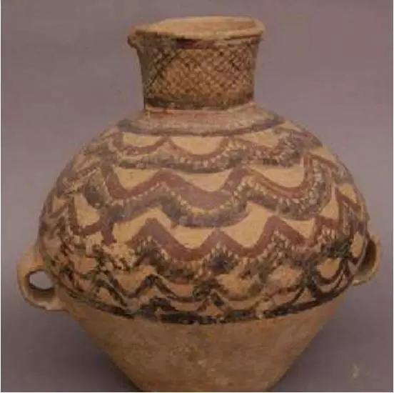 垂幛纹解说:形似垂悬的幕帐,就是表演台幕帘上方的垂帘.历史:新