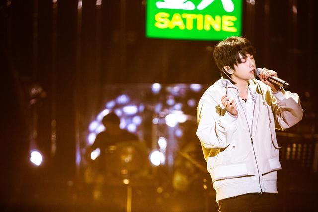 《歌手》总决赛引国外网友热议,华晨宇被赞中