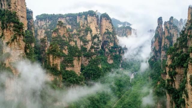 有世界最高电梯,阿凡达悬浮山原型,去张家界这