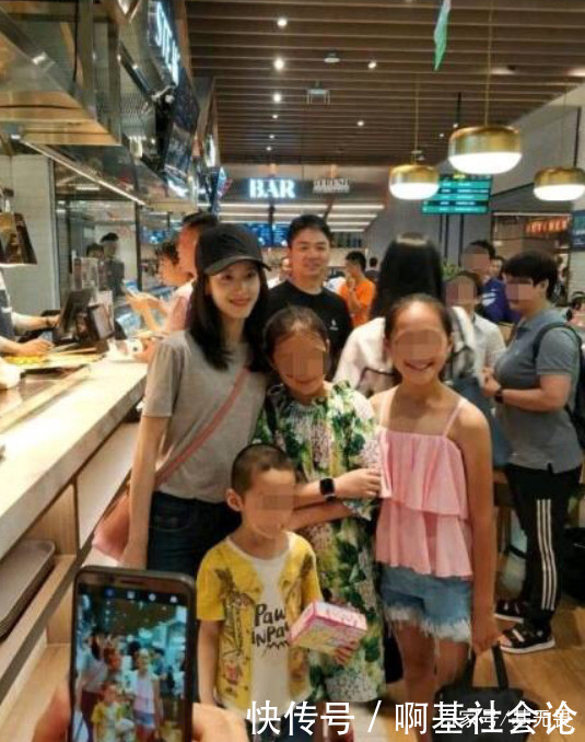 章泽天的情商多高?在称呼刘强东的儿子就能体