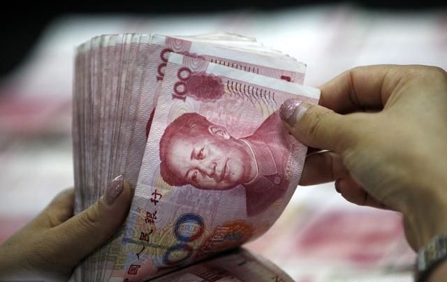 10万元闲钱,是买理财产品好?还是银行存定期好