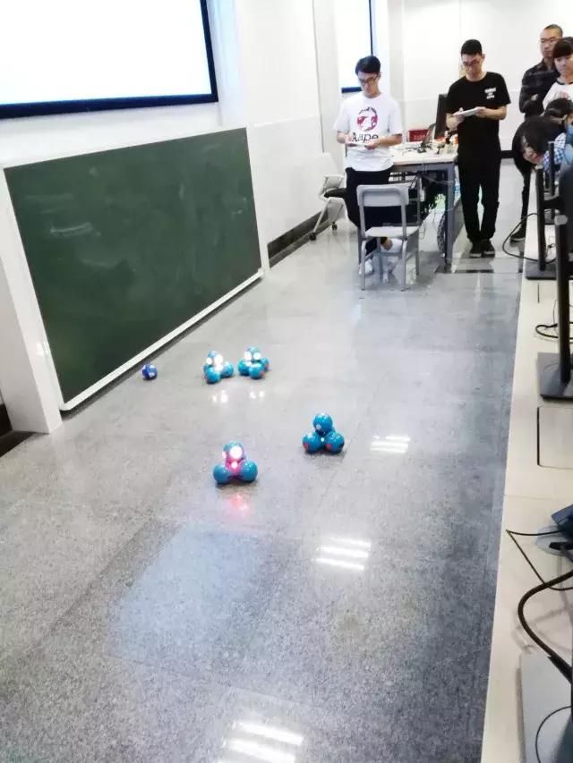 未来编程狮 华师大青少年人工智能编程教师培