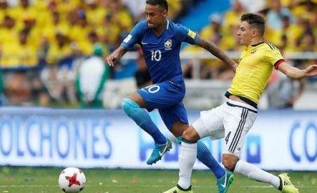 大写尴尬!内马尔自称最快的球员,女友一趟车时