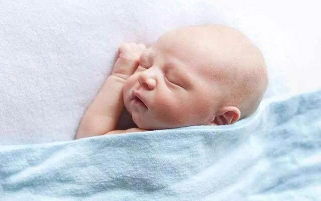 这4种睡法会使宝宝越睡越笨！宝宝怎么睡才会更聪明！ 生活常识 第2张