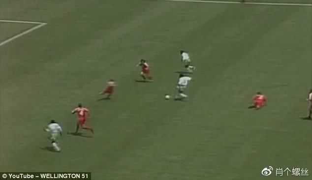 每日邮报评世界杯历史十佳球:马拉多纳单骑闯