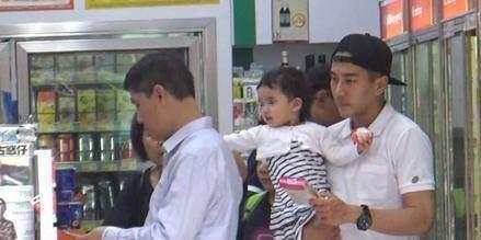 4岁小糯米正面照和杨幂极像, 而周杰伦的一岁