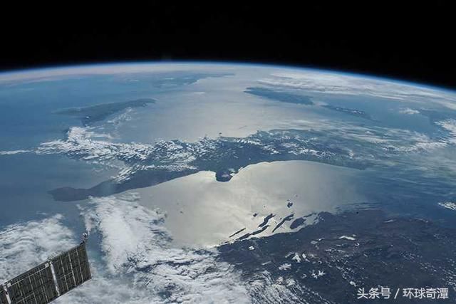 SA公布国际空间站最新照片,包括俯瞰意大利半