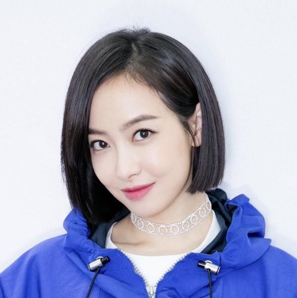 同一款露耳短发,宋茜和赵丽颖却美得完全不同