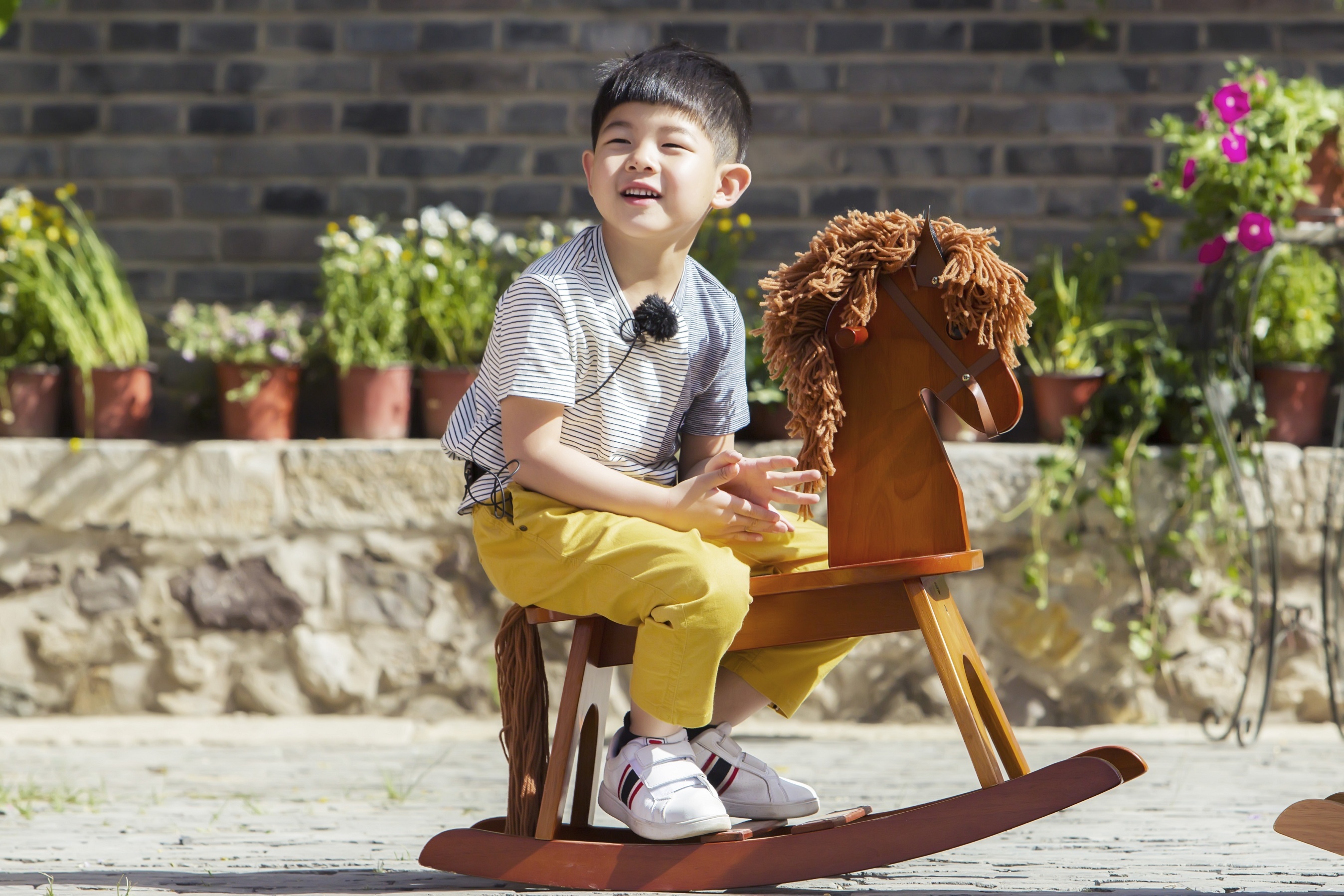 《妈超2》本周收官 安吉小鱼儿帅气剧照似偶像剧