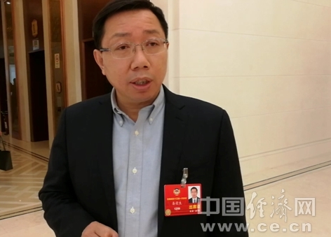 秦荣生委员:地方政府债务风险总体可控 秦荣生委员:地方政府债务风险总体可控