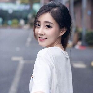 冯提莫酒店照片曝光,王思聪深夜发文嘲讽:你让