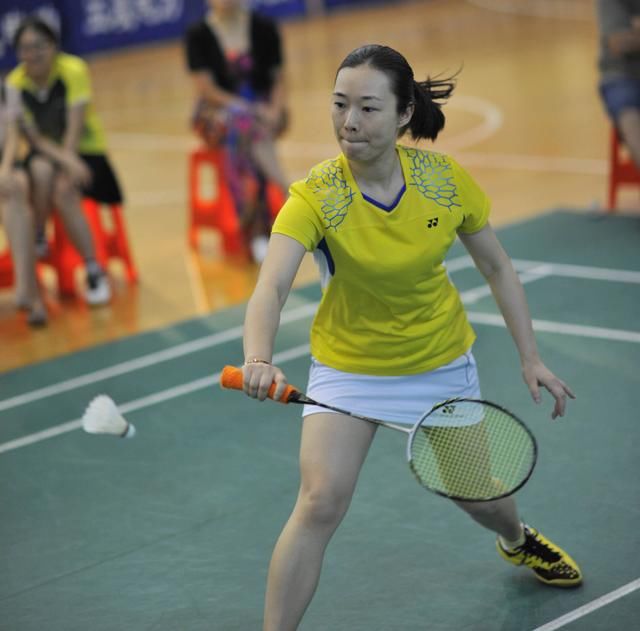 打好羽毛球正确理解羽毛球的挥拍动作