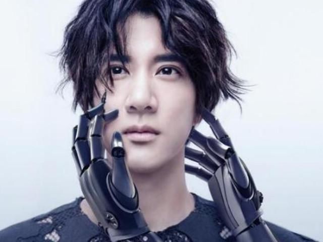 娱乐圈学历最高的的四位男星,黄磊垫底,最后一