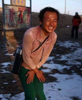 包贝尔演傻子,王宝强演傻子,洪金宝演傻子,却都