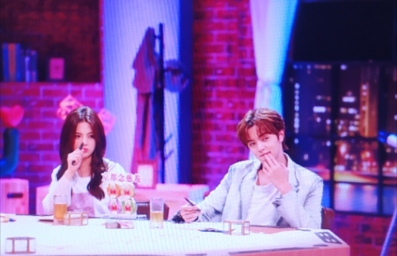 官鸿杨超越微博同发心动莫非表白?节目录制