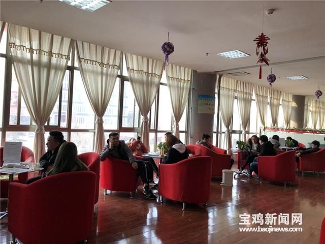 宝鸡情人节当天602对情侣扎堆领结婚证