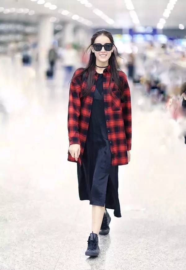 娱乐圈杨幂为格子衫正名了吗,谁说格子衫是蠢