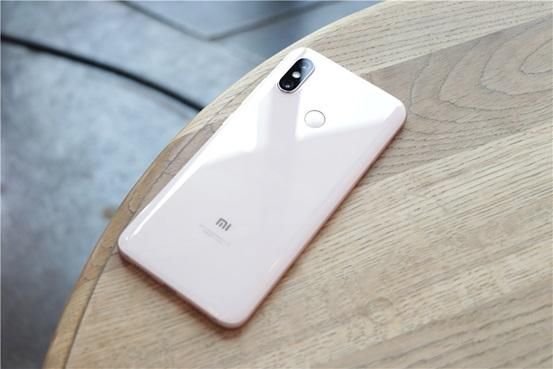 荣耀play太坑,吃鸡掉帧严重,和小米8没法比!