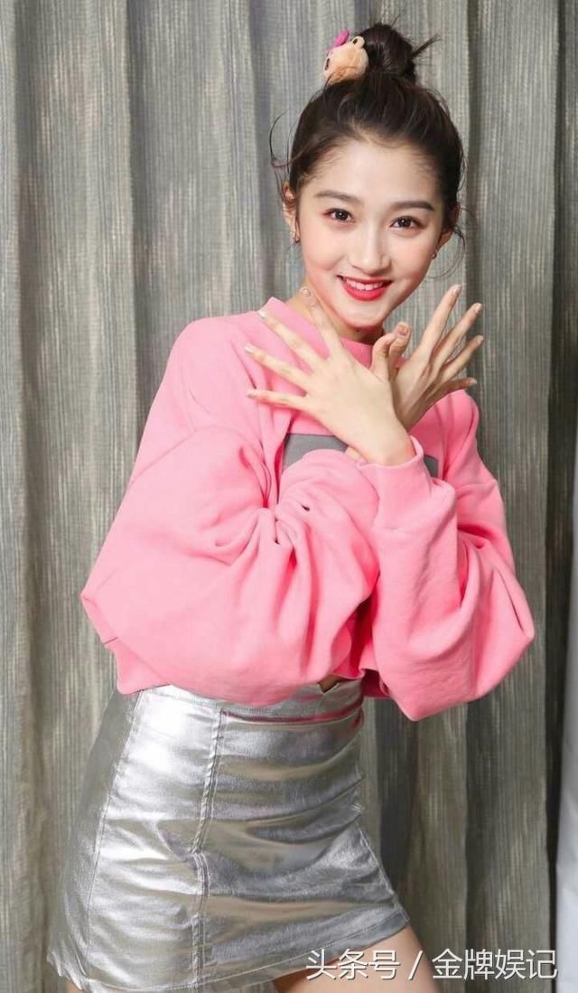 关晓彤被问什么时候和鹿晗结婚,她害羞的说了