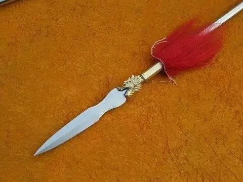 精忠岳飞用什么兵器?除了沥泉枪还有一个更有名的 精忠岳飞用什么兵器?除了沥泉枪还有一个更有名的
