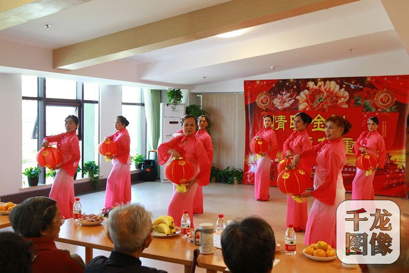 我们的节日·重阳|北京海淀学院路社区老人载歌载舞庆重阳 我们的节日·重阳|北京海淀学院路社区老人载歌载舞庆重阳