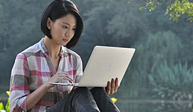 军装妹子侯梦莎称荧幕最美铁娘子 网曝丈夫竟