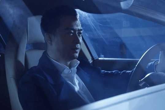 张嘉译患不死癌症,爱和王璐丹拍吻戏,相比鹿晗