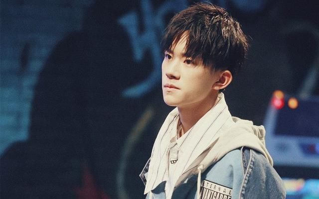 同样在节目上痛哭,易烊千玺惹人心疼,而Angela