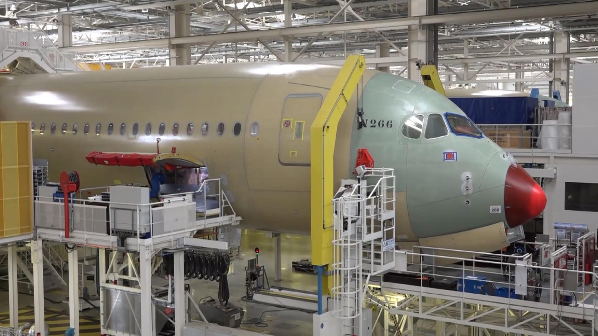 大飞机怎样组装?记者实地探秘空客A350总装线 大飞机怎样组装?记者实地探秘空客A350总装线