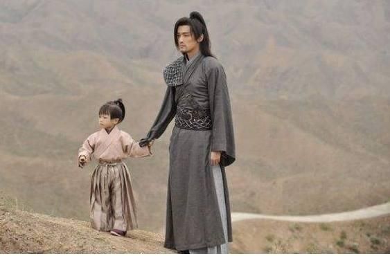 胡歌饰演的结局一个人养孩子的角色:李逍遥上