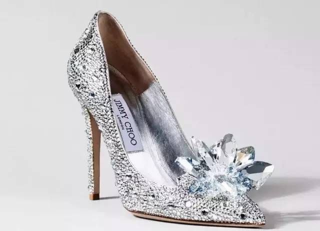 没有脚后跟,穿不住高跟鞋?这些方法让高跟鞋狂