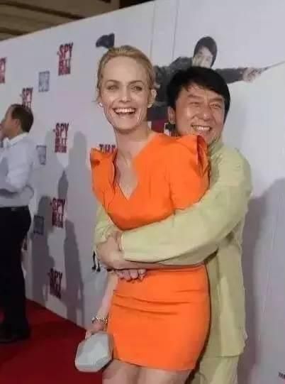 成龙万万不敢抱的三大女星 韩雪王菲在列 网友