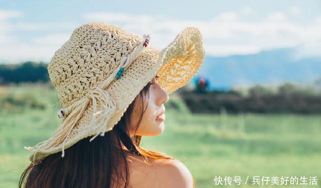 离婚两年后,前夫天天缠着我要复婚,那天他一进