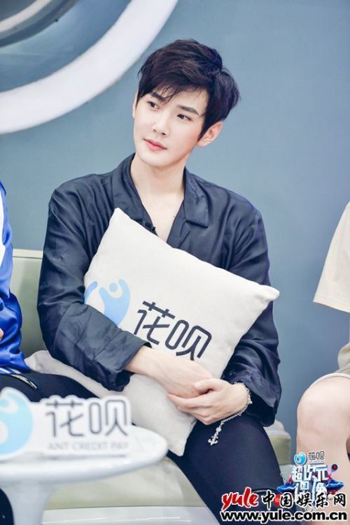 彦希《超次元偶像》自曝被拒经历 突破自我成 彦希《超次元偶像》自曝被拒经历 突破自我成