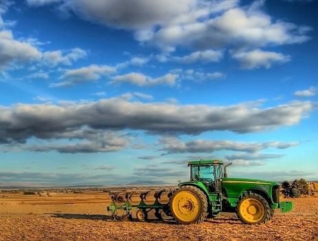 国家出钱收回农民的土地,少说补贴几万,农民为