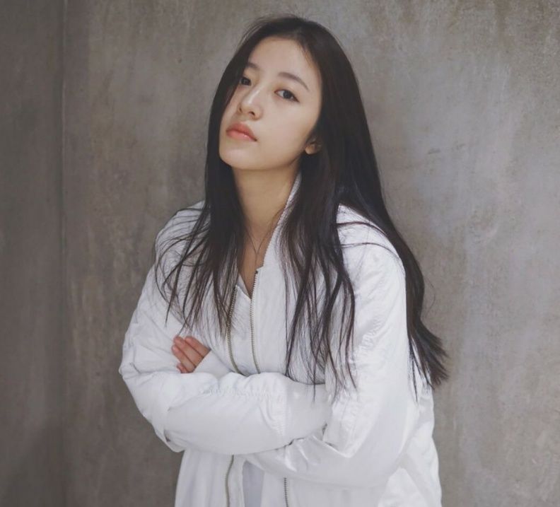 复旦的校花学霸,鹿晗的学姐,如今24岁竟化身