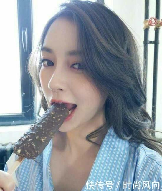 明星吃雪糕照片曝光,杨颖吃的好假,邓超吃的夸