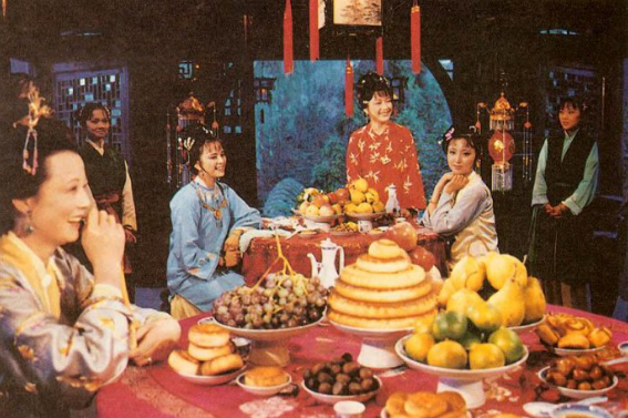 贾府饮食皆来自皇家御膳房 他们为何如此奢侈?